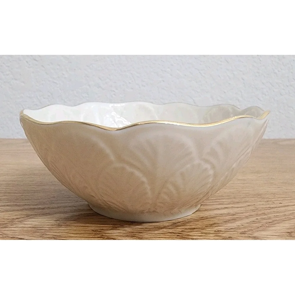 Lenox Round Scalloped Candy/Nut Bowl, Ivory with 24K Gold Trim Made‎ in U.S.A.